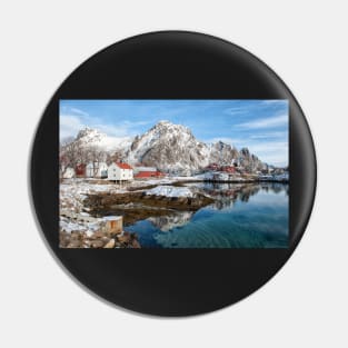 Crystal Clear Svinøya Pin