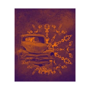 Abstract rusty car in purple and orange T-Shirt