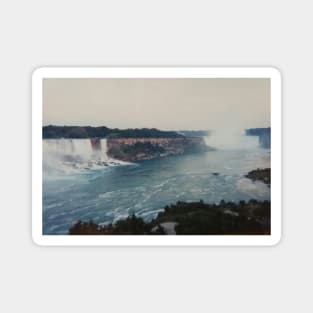 Niagara falls and the Niagara river Magnet