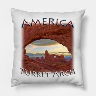 America - Utah - Turret Arch sunset Pillow