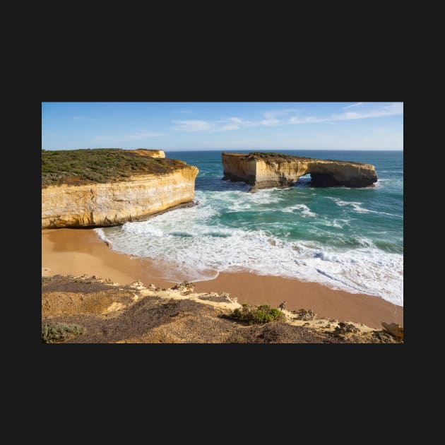 London Bridge, limestone cliffs Port Campbell, Victoria, Australia. by sma1050