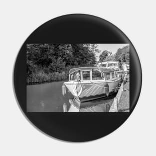 Front on view of holiday boat moored up on the Norfolk Broads Pin