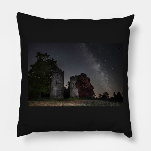 MILKY WAY Pillow by cagiva85