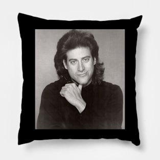 Lewis Pillow