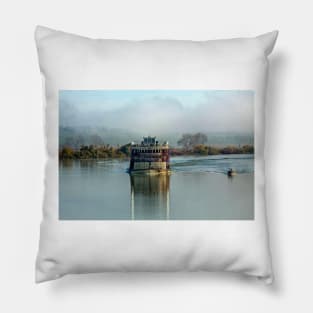 Approaching - Murray Princess, Murray Bridge, South Australia Pillow