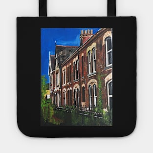 Summer in the Avenues, Hull Tote