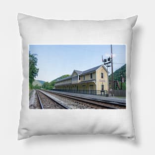 Thurmond Train Station, Thurmond West Virginia, USA Pillow