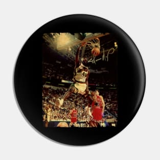 Shawn Kemp - Vintage Design Of Basketball Pin