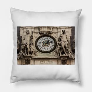 Hotel De Ville Details - 1 - Ecalite © Pillow