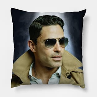 CARLO MENDEZ UNDER THE SPOTLIGHT Pillow