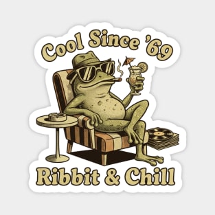 Ribbit and Chill – Funny Frog Retro Design for Lazy Days & Chill Lovers Magnet