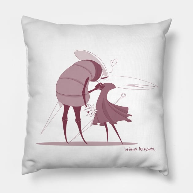 QuirrelxHornet kiss Pillow by idolnya