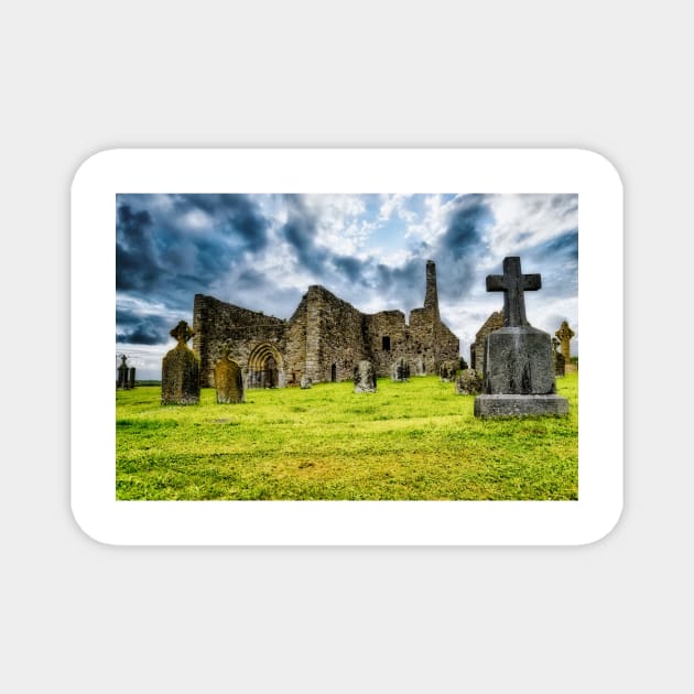 Clonmacnoise monastery ruins on the Shannon in Ireland Magnet by Offiinhoki