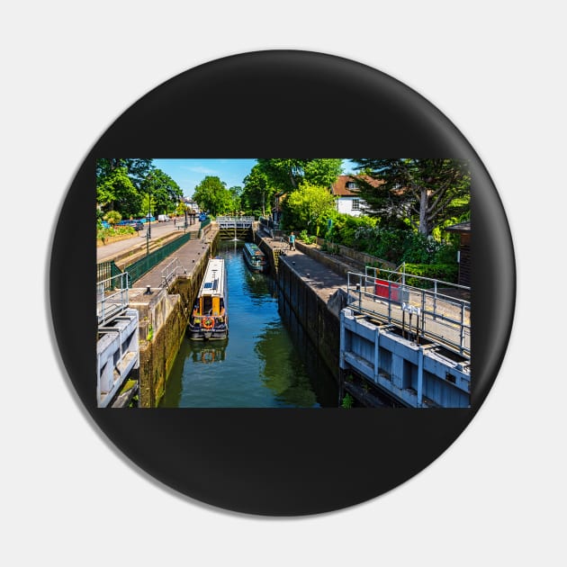 Narrowboats in Boulters Lock, Maidenhead Pin by IanWL