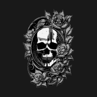 Black Skull and Roses Art T-shirt T-Shirt