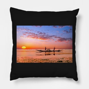 Inle Sunset. Pillow