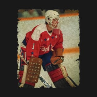 Pete Peeters, 1987 in Washington Capitals (3.06 GAA) T-Shirt