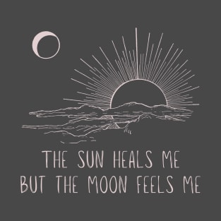 The Sun heals me but the moon feels me Minimalist Black Work Line Art T-Shirt