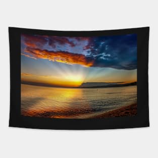 DRAMATIC OCEAN SUNRISE DESIGN Tapestry