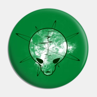 Alien skull Pin