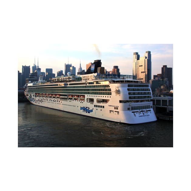 Norwegian Gem in NYC by tgass