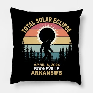 Solar Eclipse 2024 Bigfoot, April 8 2024, Astronomy, Celestial, Retro Eclipse Event 2024 Pillow