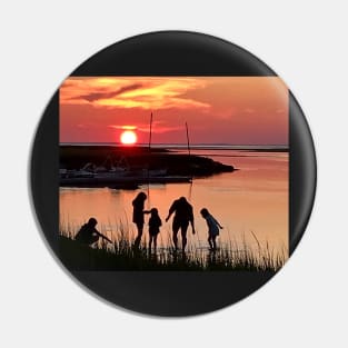 Sunset silhouettes at Gray’s beach Pin