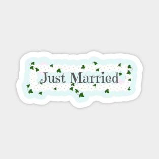 Flowery Just Married gifts Magnet