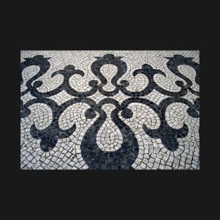 Swirly black and white patterns in Portuguese cobblestone T-Shirt