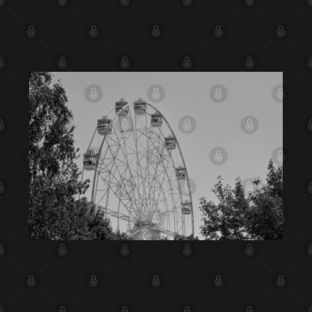 Ferris wheel between trees discolored - Ferris Wheel - T-Shirt