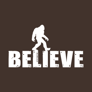 Bigfoot Sasquatch Walking I Believe T-Shirt