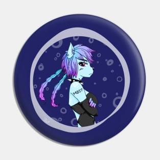 Pouty Riikira Pin