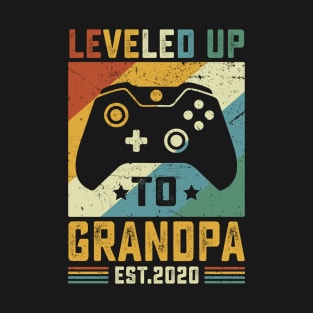 Vintage Leveled Up To Grandpa Est.2020 T-Shirt