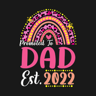 Promoted to Dad Est.2022 Rainbow Papa to Be New Papa T-Shirt