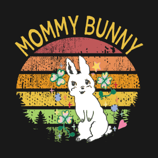 mommy bunny cute white bunny mom T-Shirt