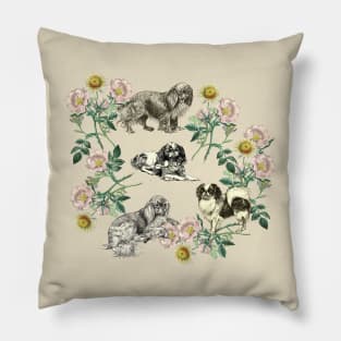 Spaniel Dogs wit Dog Rose Wreath Pillow
