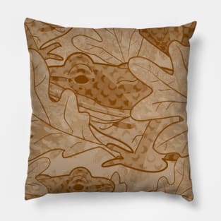 Wood Frog Under Fallen Oak Leaves Light Brown Pillow