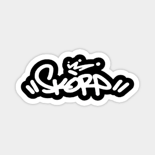 SKORP TAG Magnet