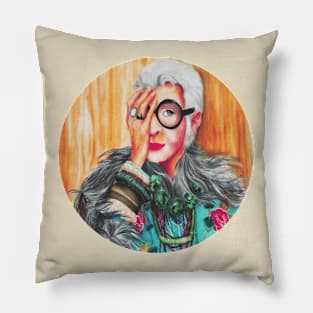 Vintage iris apfel one eye Pillow