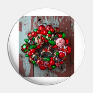 Old Fashion Christmas Wreath Pin