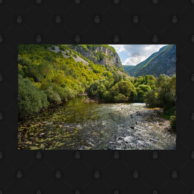 Unac River in Martin Brod, Bosnia by jojobob