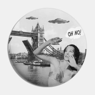 Oh no! London ca. 1948 Pin