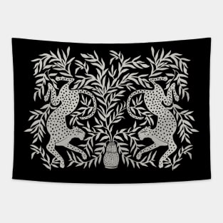 Leopard Vase - white Tapestry