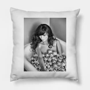 Mariana Pillow