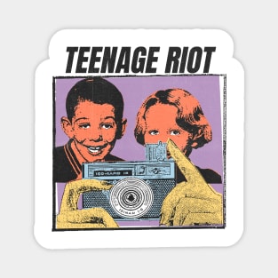 teenage riot Magnet