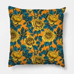 Yellow roses Pillow