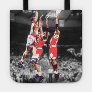 The Dunk: Starks with background Tote