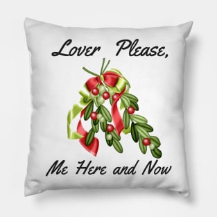 CHRISTMAS MISTLETOE LOVER T-SHIRT Pillow