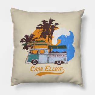 Vintage never die - cass elliot Pillow