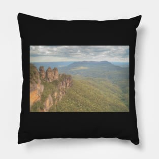 The Three Sisters & Mount Solitary Pillow